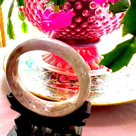 Lavender Untreated Jade Bangle - Picture 1 of 4